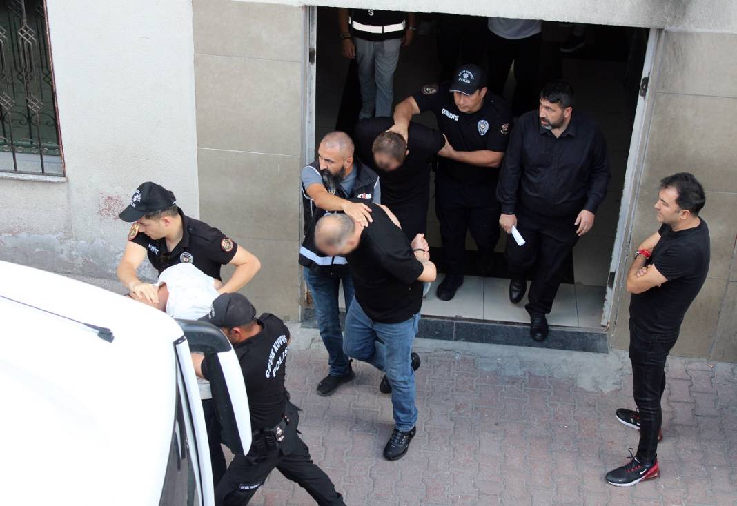 Konya'da 'Şirinler'e eş zamanlı operasyon! 68 mağdur var: TOMA kapılarına dayandı 4